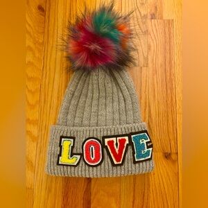 Jocelyn rainbow 🌈 fur Pom Pom love beanie